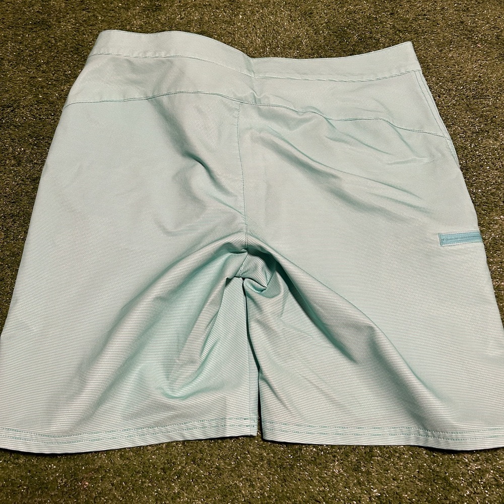 Vineyard Vines Performance Bathing Suit 34 - Picture 2 of 4